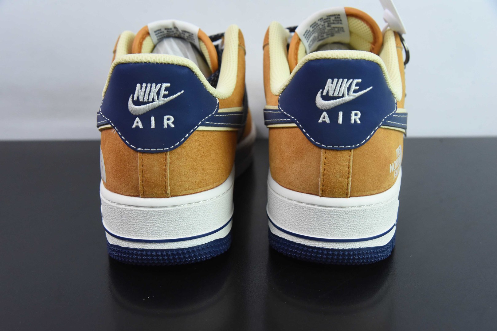 耐克NIke Air Force 1 '07 Low “北面联名运动橙”空军一号低帮休闲板鞋纯原版本 货号：DM6868-053