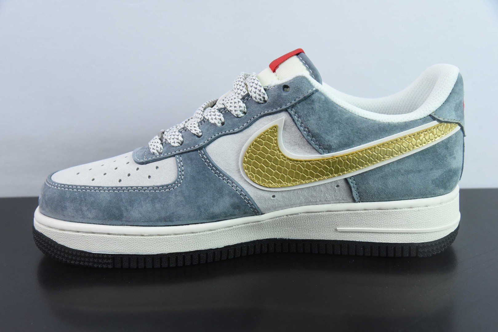 耐克Nike Air Force 1'07 Low 蛇年限定金蛇鳞空军一号低帮休闲板鞋纯原版本 货号：XZ2025-688