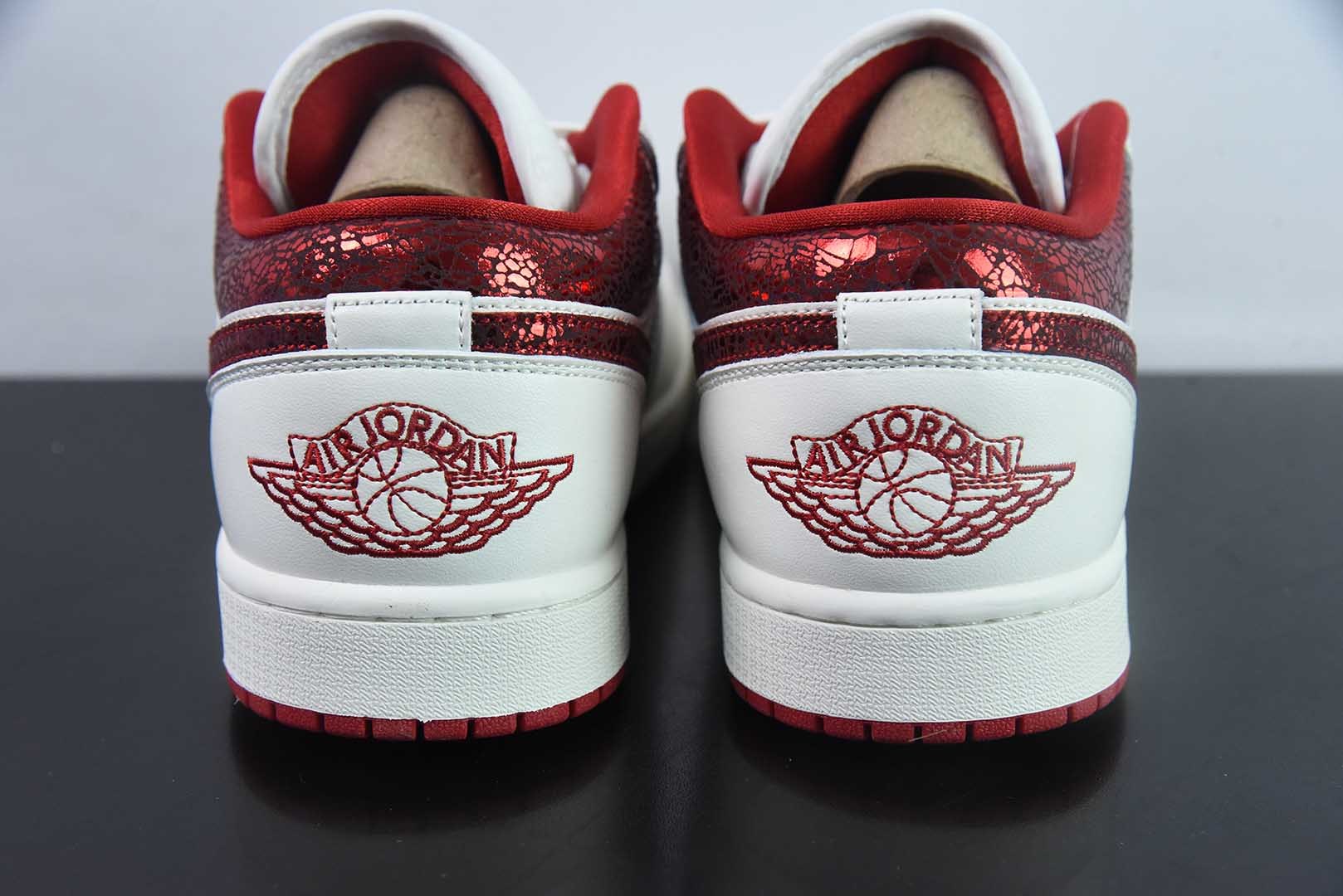 乔丹Air Jordan 1 Low AJ1乔1白红低帮文化休闲板鞋纯原版本 货号：HJ9338-106 