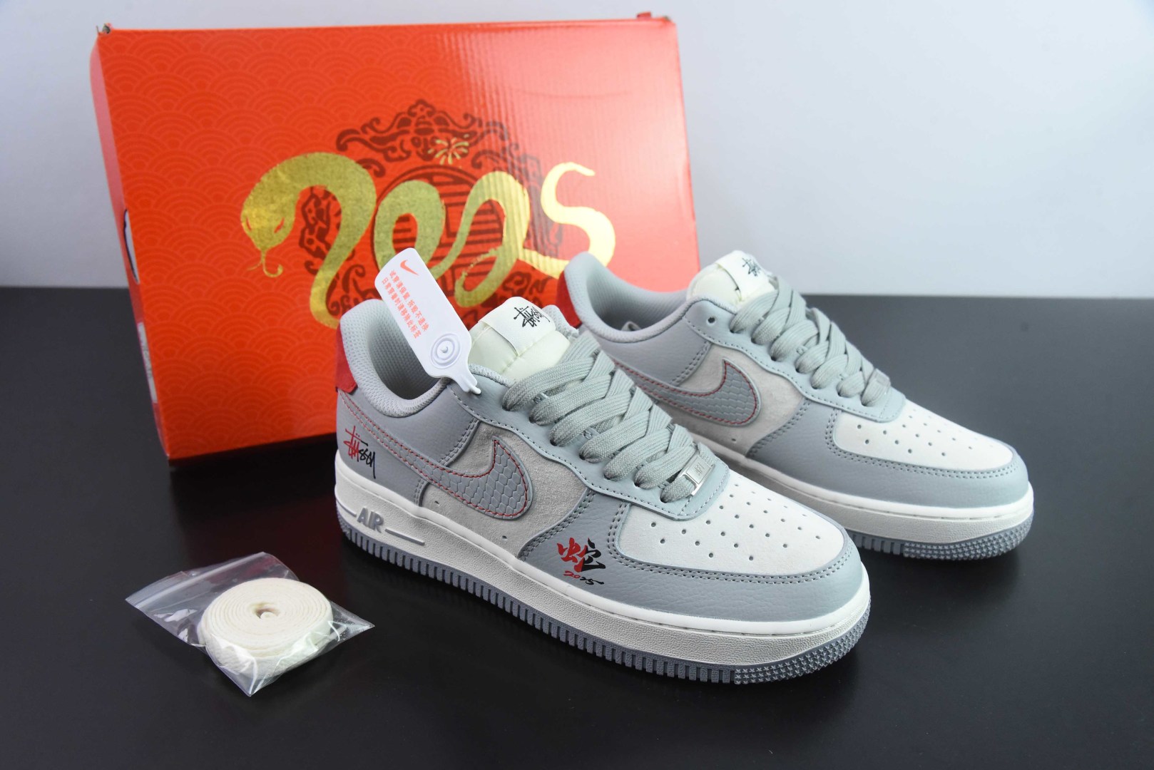 耐克NIke Air Force 1 '07 Low “斯图西联名蛇年限定灰蛇”空军一号低帮休闲板鞋纯原版本 货号：DM6688-027