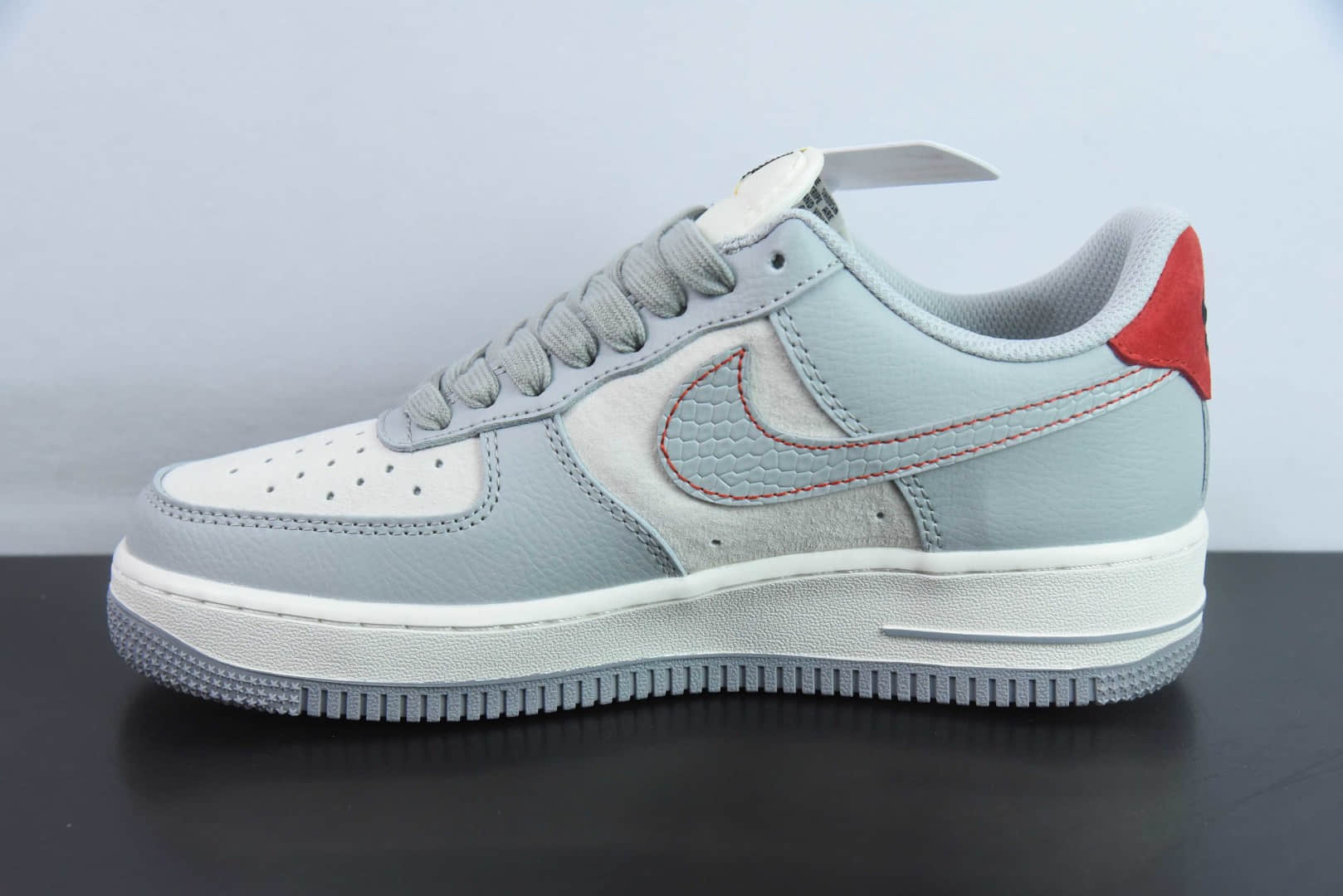 耐克NIke Air Force 1 '07 Low “斯图西联名蛇年限定灰蛇”空军一号低帮休闲板鞋纯原版本 货号：DM6688-027